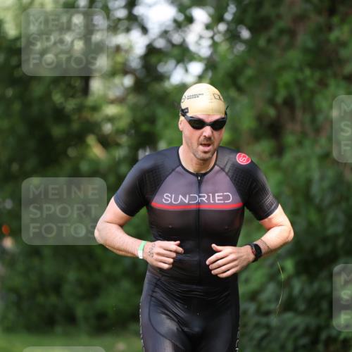 15.06.2025 - 7 Türme Triathlon Michael Strokosch http://msf.ph/oto/7967799 15.06.2025 12:52:54 Schwimmen 840, 924, 1073, 1171 meine-sportfotos.de