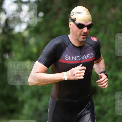 15.06.2025 - 7 Türme Triathlon Michael Strokosch http://msf.ph/oto/7967815 15.06.2025 12:52:55 Schwimmen 840, 924, 1073, 1171 meine-sportfotos.de