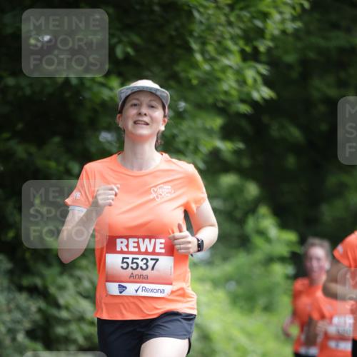 15.06.2025 - REWE Women's Run Jannik Wohlers http://msf.ph/oto/7967841 15.06.2025 10:02:59 Laufen 5537 meine-sportfotos.de