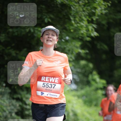 15.06.2025 - REWE Women's Run Jannik Wohlers http://msf.ph/oto/7967845 15.06.2025 10:02:59 Laufen 5537 meine-sportfotos.de