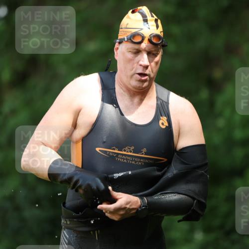 15.06.2025 - 7 Türme Triathlon Michael Strokosch http://msf.ph/oto/7967873 15.06.2025 12:53:11 Schwimmen 924, 1073 meine-sportfotos.de
