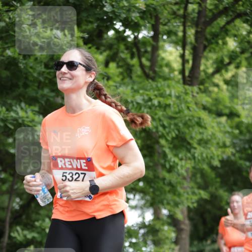 15.06.2025 - REWE Women's Run Jannik Wohlers http://msf.ph/oto/7967931 15.06.2025 10:03:02 Laufen 5327 meine-sportfotos.de