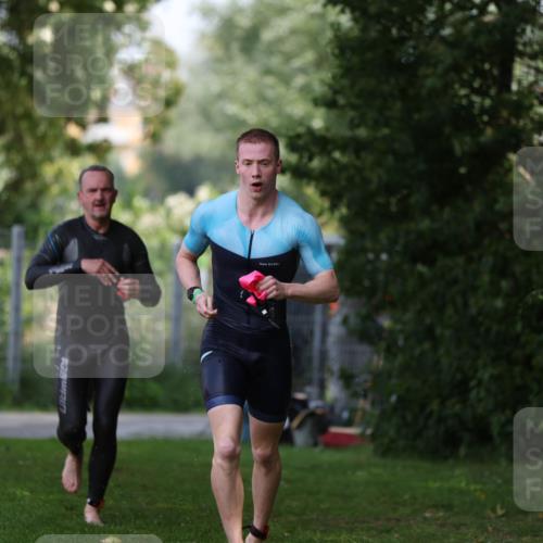 15.06.2025 - 7 Türme Triathlon Michael Strokosch http://msf.ph/oto/7967945 15.06.2025 12:53:47 Schwimmen 760, 862, 1072, 1133, 1156 meine-sportfotos.de