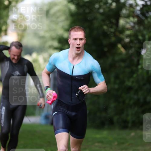 15.06.2025 - 7 Türme Triathlon Michael Strokosch http://msf.ph/oto/7967963 15.06.2025 12:53:48 Schwimmen 760, 862, 1072, 1133, 1156 meine-sportfotos.de