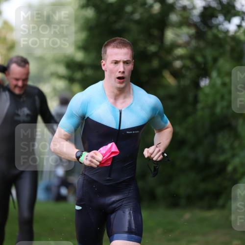 15.06.2025 - 7 Türme Triathlon Michael Strokosch http://msf.ph/oto/7967968 15.06.2025 12:53:49 Schwimmen 760, 862, 1072, 1133, 1156 meine-sportfotos.de