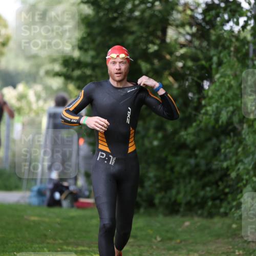 15.06.2025 - 7 Türme Triathlon Michael Strokosch http://msf.ph/oto/7968056 15.06.2025 12:54:02 Schwimmen 760, 862, 930, 990, 1016, 1045, 1133, 1181 meine-sportfotos.de