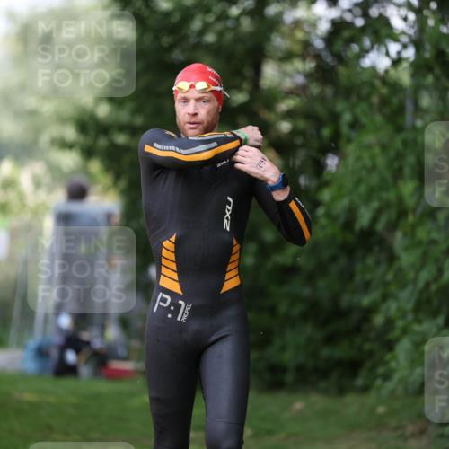 15.06.2025 - 7 Türme Triathlon Michael Strokosch http://msf.ph/oto/7968067 15.06.2025 12:54:03 Schwimmen 760, 862, 930, 990, 1016, 1045, 1133, 1181 meine-sportfotos.de
