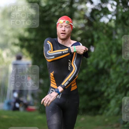 15.06.2025 - 7 Türme Triathlon Michael Strokosch http://msf.ph/oto/7968072 15.06.2025 12:54:03 Schwimmen 760, 862, 930, 990, 1016, 1045, 1133, 1181 meine-sportfotos.de