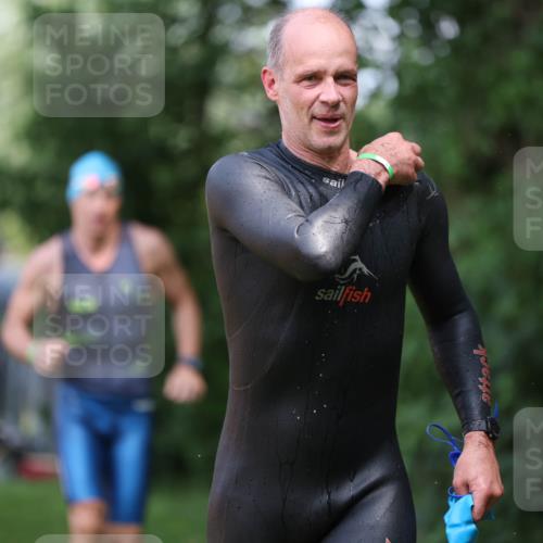 15.06.2025 - 7 Türme Triathlon Michael Strokosch http://msf.ph/oto/7968119 15.06.2025 12:54:08 Schwimmen 760, 862, 930, 978, 990, 996, 1016, 1045, 1181 meine-sportfotos.de