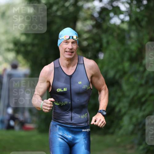 15.06.2025 - 7 Türme Triathlon Michael Strokosch http://msf.ph/oto/7968131 15.06.2025 12:54:09 Schwimmen 734, 760, 862, 930, 978, 990, 996, 1016, 1045, 1181 meine-sportfotos.de