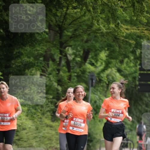 15.06.2025 - REWE Women's Run Jannik Wohlers http://msf.ph/oto/7968171 15.06.2025 10:03:18 Laufen 5513, 51, 5335, 334 meine-sportfotos.de