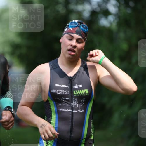 15.06.2025 - 7 Türme Triathlon Michael Strokosch http://msf.ph/oto/7968197 15.06.2025 12:54:19 Schwimmen 707, 734, 802, 930, 978, 990, 996, 1006, 1016, 1045, 1181 meine-sportfotos.de