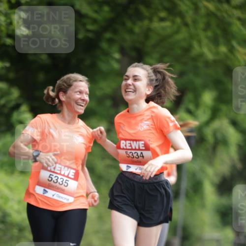 15.06.2025 - REWE Women's Run Jannik Wohlers http://msf.ph/oto/7968199 15.06.2025 10:03:21 Laufen 5335, 5334 meine-sportfotos.de