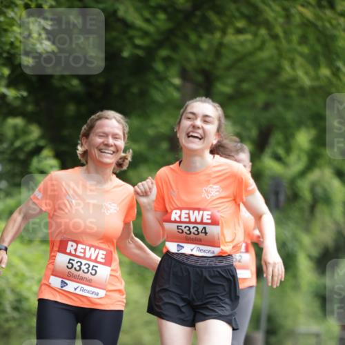 15.06.2025 - REWE Women's Run Jannik Wohlers http://msf.ph/oto/7968204 15.06.2025 10:03:21 Laufen 5335, 5334 meine-sportfotos.de