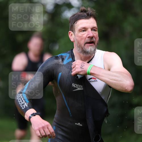 15.06.2025 - 7 Türme Triathlon Michael Strokosch http://msf.ph/oto/7968237 15.06.2025 12:54:23 Schwimmen 707, 734, 802, 930, 978, 990, 996, 998, 1006, 1016, 1045, 1104, 1105 meine-sportfotos.de