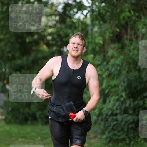 15.06.2025 - 7 Türme Triathlon Michael Strokosch http://msf.ph/oto/7968245 15.06.2025 12:54:24 Schwimmen 707, 734, 802, 930, 978, 990, 996, 998, 1006, 1016, 1045, 1104, 1105 meine-sportfotos.de
