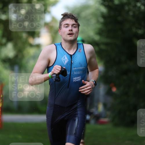 15.06.2025 - 7 Türme Triathlon Michael Strokosch http://msf.ph/oto/7968258 15.06.2025 12:54:26 Schwimmen 707, 734, 802, 930, 978, 990, 996, 998, 1006, 1016, 1104, 1105 meine-sportfotos.de