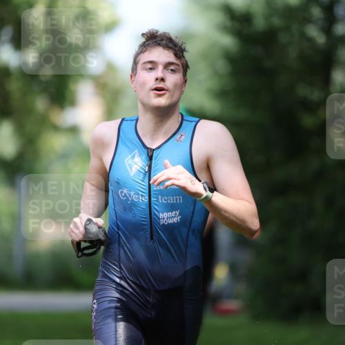 15.06.2025 - 7 Türme Triathlon Michael Strokosch http://msf.ph/oto/7968264 15.06.2025 12:54:26 Schwimmen 707, 734, 802, 930, 978, 990, 996, 998, 1006, 1016, 1104, 1105 meine-sportfotos.de