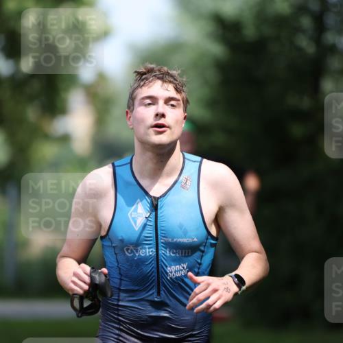 15.06.2025 - 7 Türme Triathlon Michael Strokosch http://msf.ph/oto/7968268 15.06.2025 12:54:26 Schwimmen 707, 734, 802, 930, 978, 990, 996, 998, 1006, 1016, 1104, 1105 meine-sportfotos.de