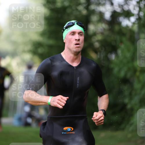 15.06.2025 - 7 Türme Triathlon Michael Strokosch http://msf.ph/oto/7968288 15.06.2025 12:54:29 Schwimmen 707, 734, 740, 802, 930, 978, 996, 998, 1006, 1016, 1104, 1105 meine-sportfotos.de