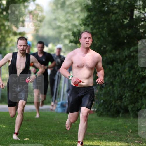 15.06.2025 - 7 Türme Triathlon Michael Strokosch http://msf.ph/oto/7968355 15.06.2025 12:54:36 Schwimmen 707, 719, 734, 740, 802, 916, 939, 945, 996, 998, 1006, 1104, 1105, 1182 meine-sportfotos.de