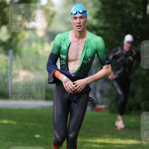 15.06.2025 - 7 Türme Triathlon Michael Strokosch http://msf.ph/oto/7968420 15.06.2025 12:54:42 Schwimmen 707, 719, 740, 802, 916, 939, 945, 998, 1006, 1024, 1104, 1105, 1182 meine-sportfotos.de