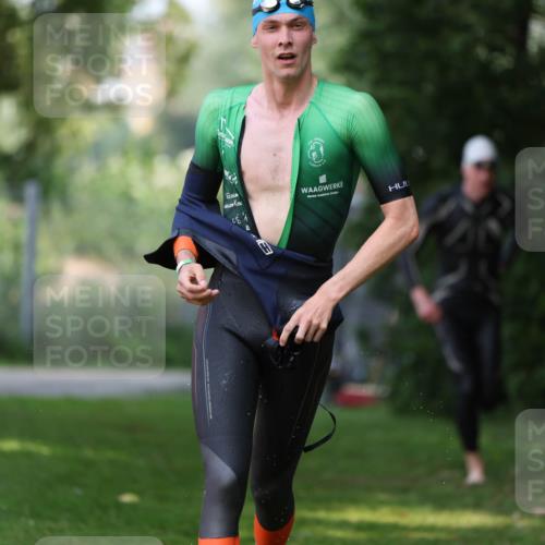 15.06.2025 - 7 Türme Triathlon Michael Strokosch http://msf.ph/oto/7968423 15.06.2025 12:54:42 Schwimmen 707, 719, 740, 802, 916, 939, 945, 998, 1006, 1024, 1104, 1105, 1182 meine-sportfotos.de