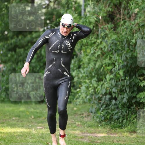 15.06.2025 - 7 Türme Triathlon Michael Strokosch http://msf.ph/oto/7968439 15.06.2025 12:54:45 Schwimmen 719, 740, 762, 802, 881, 916, 939, 945, 998, 1006, 1024, 1104, 1105, 1182 meine-sportfotos.de