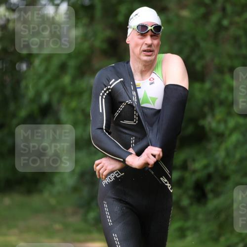 15.06.2025 - 7 Türme Triathlon Michael Strokosch http://msf.ph/oto/7968461 15.06.2025 12:54:46 Schwimmen 157, 719, 740, 762, 802, 881, 916, 939, 945, 998, 1006, 1024, 1104, 1105, 1182 meine-sportfotos.de