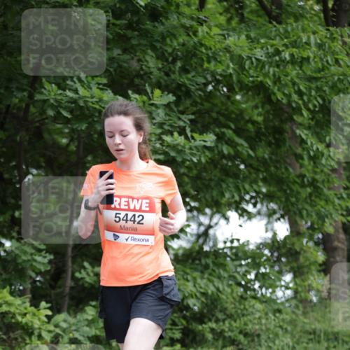 15.06.2025 - REWE Women's Run Jannik Wohlers http://msf.ph/oto/7968490 15.06.2025 10:03:46 Laufen 5442 meine-sportfotos.de