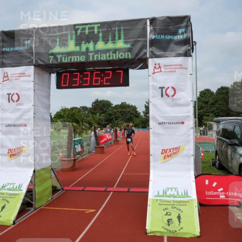 15.06.2025 - 7 Türme Triathlon Michael Strokosch http://msf.ph/oto/7968517 15.06.2025 13:36:26 Ziel 460 meine-sportfotos.de
