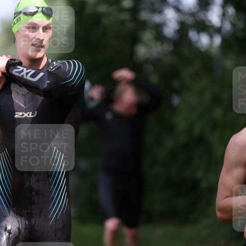 15.06.2025 - 7 Türme Triathlon Michael Strokosch http://msf.ph/oto/7968523 15.06.2025 12:54:54 Schwimmen 157, 701, 719, 723, 740, 762, 846, 881, 916, 939, 945, 950, 952, 1024, 1182 meine-sportfotos.de