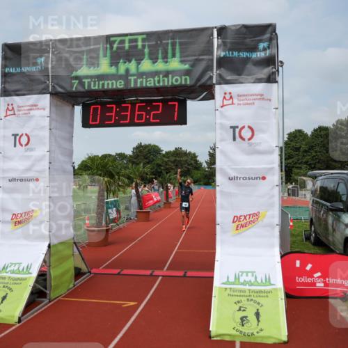 15.06.2025 - 7 Türme Triathlon Michael Strokosch http://msf.ph/oto/7968526 15.06.2025 13:36:27 Ziel 460 meine-sportfotos.de