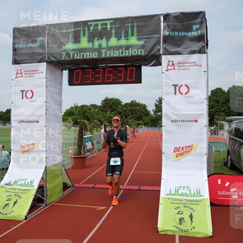 15.06.2025 - 7 Türme Triathlon Michael Strokosch http://msf.ph/oto/7968546 15.06.2025 13:36:29 Ziel 460 meine-sportfotos.de