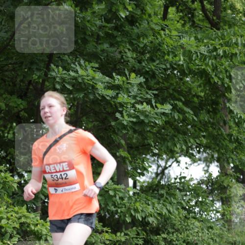 15.06.2025 - REWE Women's Run Jannik Wohlers http://msf.ph/oto/7968552 15.06.2025 10:03:49 Laufen 5342 meine-sportfotos.de