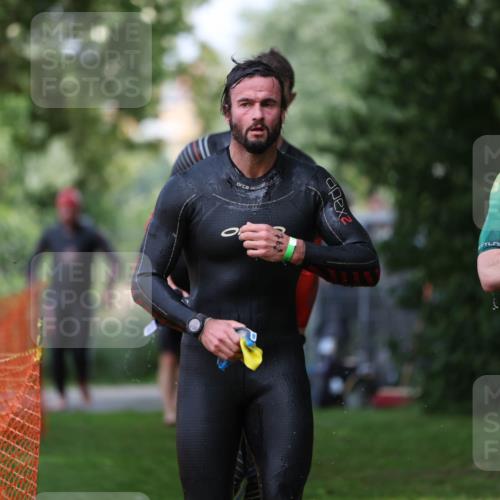15.06.2025 - 7 Türme Triathlon Michael Strokosch http://msf.ph/oto/7968580 15.06.2025 12:55:03 Schwimmen 157, 701, 719, 723, 745, 762, 772, 801, 846, 859, 865, 881, 939, 945, 950, 952, 1019, 1024, 1152, 1182 meine-sportfotos.de