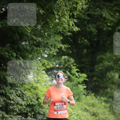 15.06.2025 - REWE Women's Run Jannik Wohlers http://msf.ph/oto/7968603 15.06.2025 10:03:55 Laufen 5305 meine-sportfotos.de