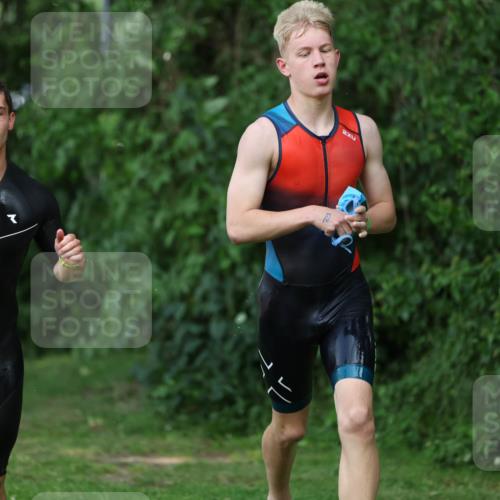 15.06.2025 - 7 Türme Triathlon Michael Strokosch http://msf.ph/oto/7968627 15.06.2025 12:55:07 Schwimmen 157, 701, 723, 727, 745, 762, 769, 772, 801, 846, 859, 865, 881, 950, 952, 1019, 1024, 1152 meine-sportfotos.de