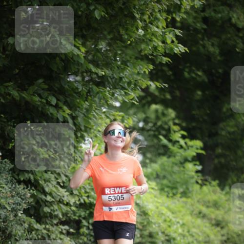 15.06.2025 - REWE Women's Run Jannik Wohlers http://msf.ph/oto/7968632 15.06.2025 10:03:55 Laufen 5305 meine-sportfotos.de