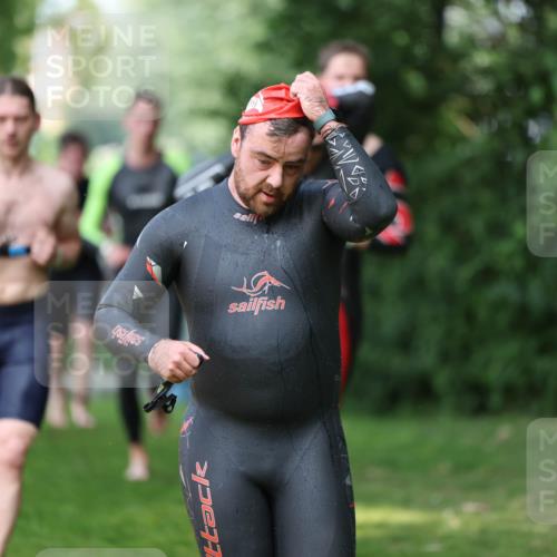 15.06.2025 - 7 Türme Triathlon Michael Strokosch http://msf.ph/oto/7968655 15.06.2025 12:55:10 Schwimmen 157, 701, 723, 727, 745, 762, 769, 772, 801, 846, 859, 865, 881, 950, 952, 1019, 1075, 1152 meine-sportfotos.de