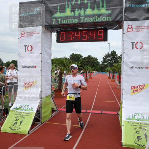 15.06.2025 - 7 Türme Triathlon Michael Strokosch http://msf.ph/oto/7968710 15.06.2025 13:45:49 Ziel 916 meine-sportfotos.de