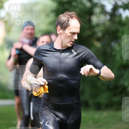 15.06.2025 - 7 Türme Triathlon Michael Strokosch http://msf.ph/oto/7968720 15.06.2025 12:55:19 Schwimmen 727, 745, 769, 772, 784, 792, 797, 801, 846, 859, 865, 927, 950, 952, 955, 1011, 1019, 1075, 1152 meine-sportfotos.de