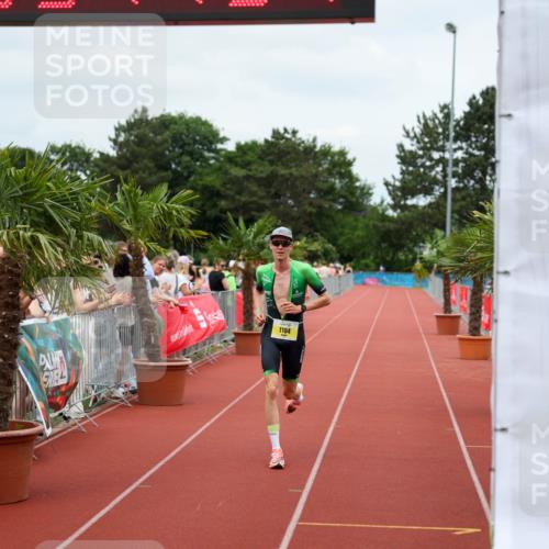 15.06.2025 - 7 Türme Triathlon Michael Strokosch http://msf.ph/oto/7968776 15.06.2025 13:47:34 Ziel 1104 meine-sportfotos.de