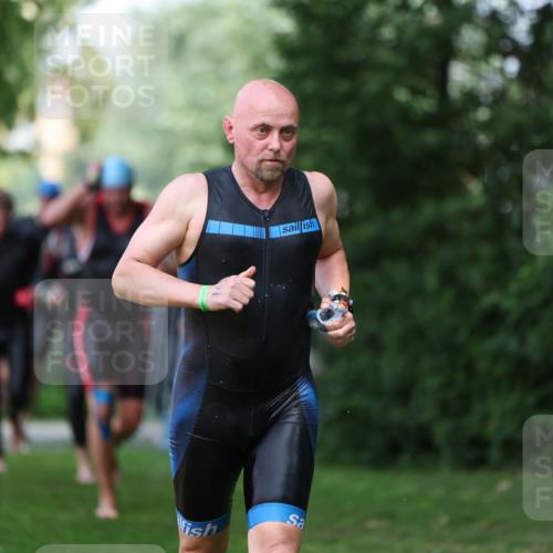 15.06.2025 - 7 Türme Triathlon Michael Strokosch http://msf.ph/oto/7968779 15.06.2025 12:55:25 Schwimmen 727, 745, 763, 769, 772, 784, 792, 797, 801, 805, 859, 865, 879, 927, 955, 1011, 1019, 1029, 1075, 1152, 1169 meine-sportfotos.de