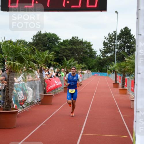 15.06.2025 - 7 Türme Triathlon Michael Strokosch http://msf.ph/oto/7968855 15.06.2025 13:47:58 Ziel 1171, 1182 meine-sportfotos.de