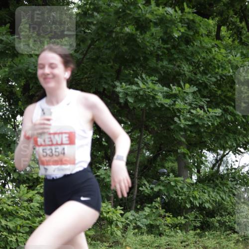 15.06.2025 - REWE Women's Run Jannik Wohlers http://msf.ph/oto/7968857 15.06.2025 10:04:00 Laufen 5354 meine-sportfotos.de