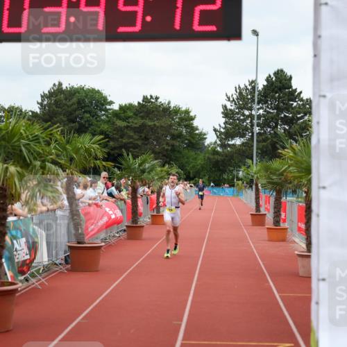 15.06.2025 - 7 Türme Triathlon Michael Strokosch http://msf.ph/oto/7968887 15.06.2025 13:49:12 Ziel 1016 meine-sportfotos.de