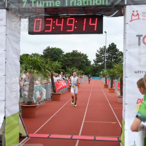 15.06.2025 - 7 Türme Triathlon Michael Strokosch http://msf.ph/oto/7968904 15.06.2025 13:49:13 Ziel 1016 meine-sportfotos.de
