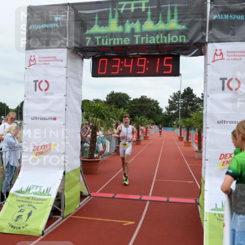 15.06.2025 - 7 Türme Triathlon Michael Strokosch http://msf.ph/oto/7968923 15.06.2025 13:49:15 Ziel 1016 meine-sportfotos.de