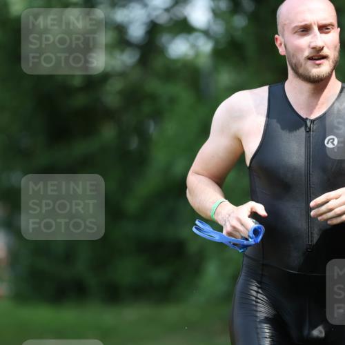 15.06.2025 - 7 Türme Triathlon Michael Strokosch http://msf.ph/oto/7968940 15.06.2025 12:55:36 Schwimmen 755, 763, 769, 784, 792, 797, 805, 877, 879, 919, 927, 955, 1011, 1023, 1029, 1071, 1075, 1144, 1169 meine-sportfotos.de